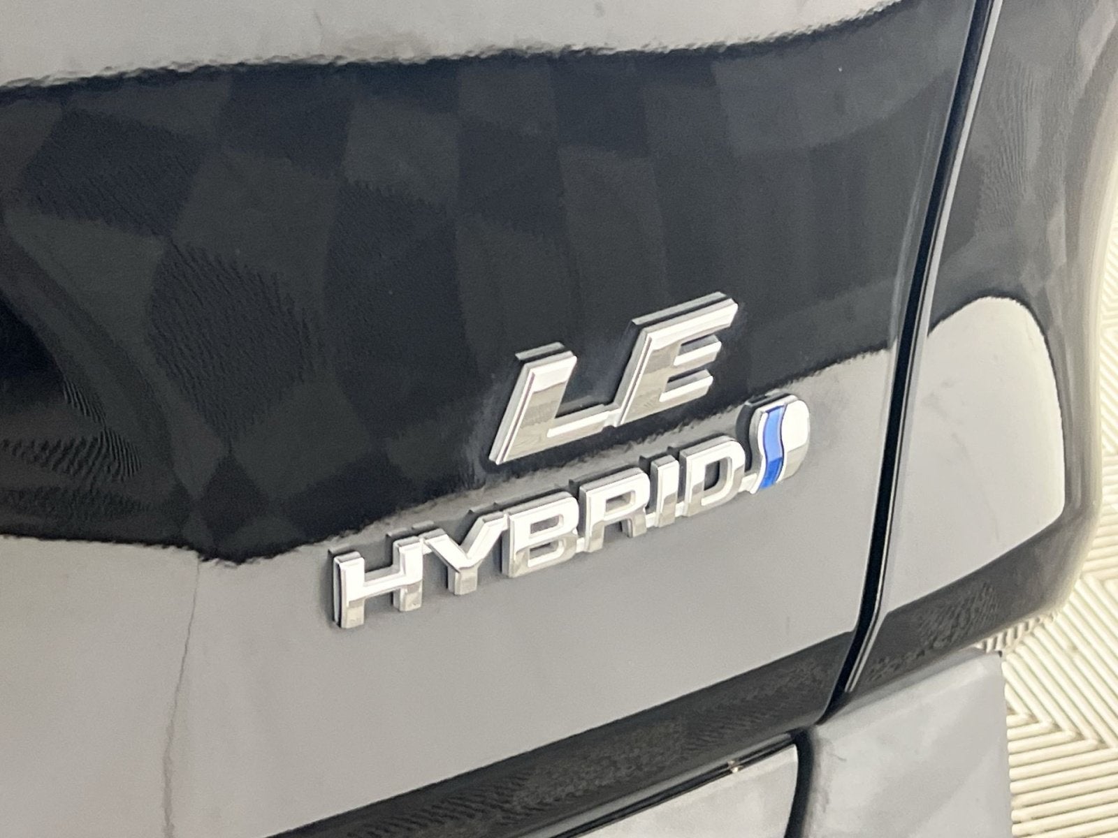 2022 Toyota RAV4 Hybrid LE