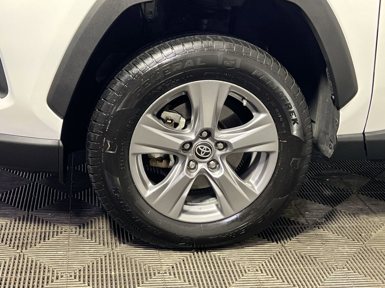 2024 Toyota RAV4 Hybrid LE