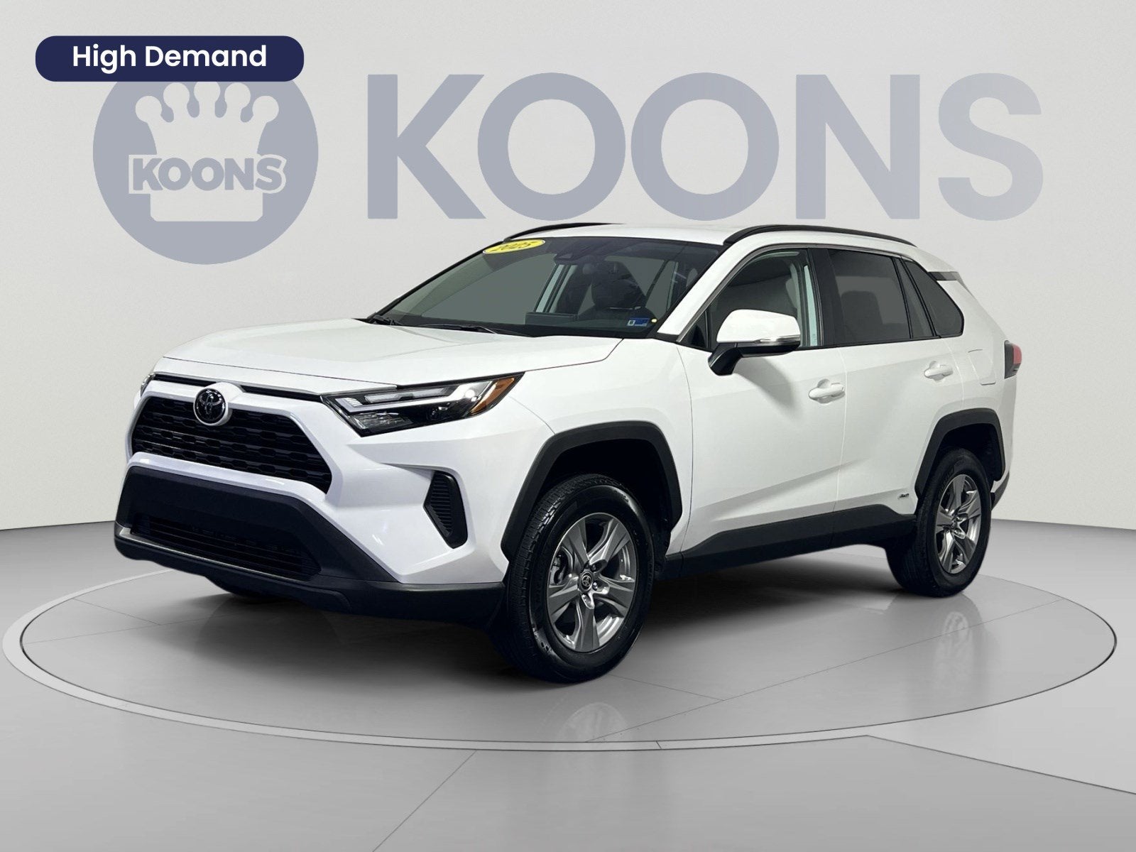 2025 Toyota RAV4 Hybrid XLE