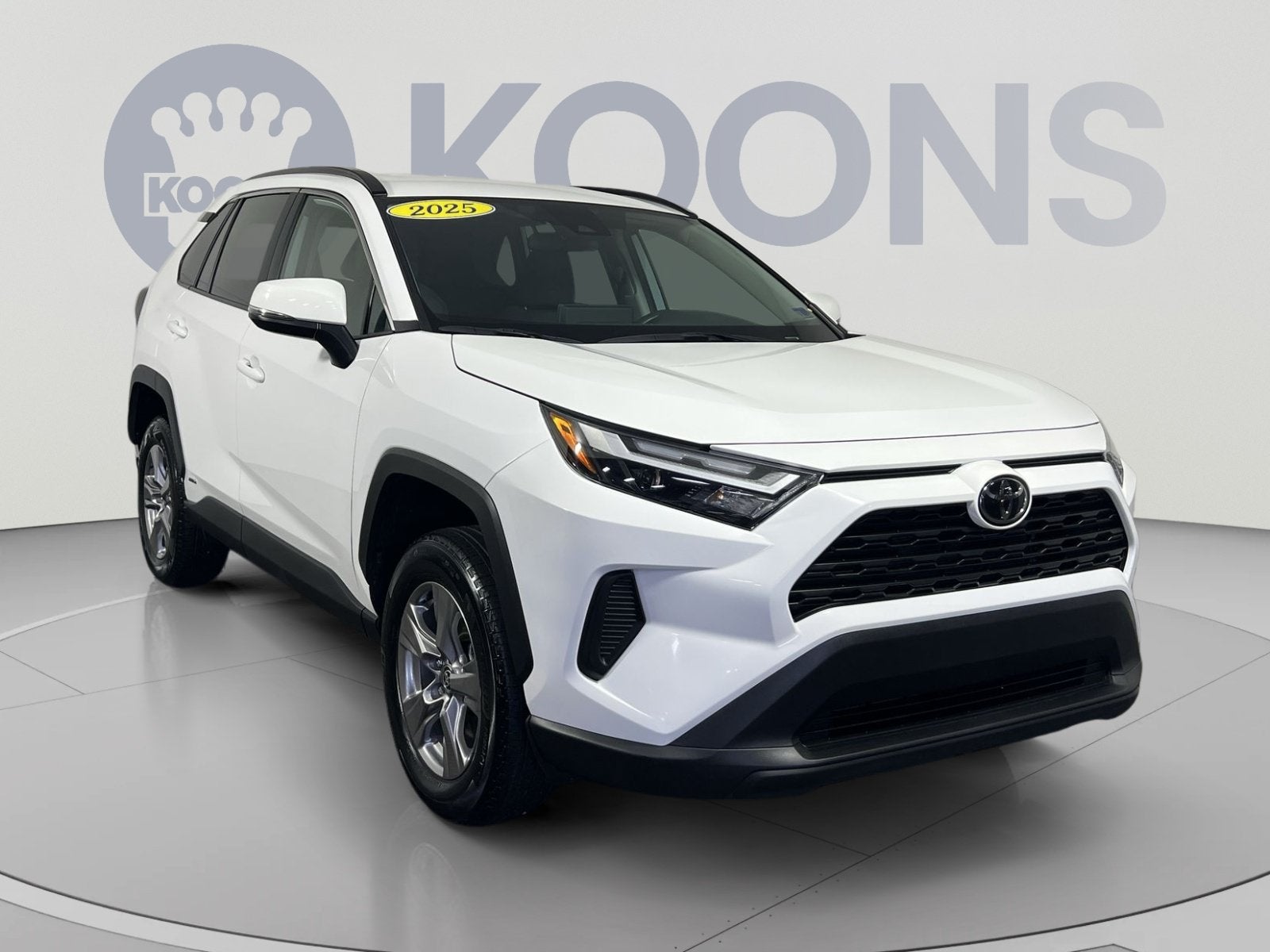 2025 Toyota RAV4 Hybrid XLE