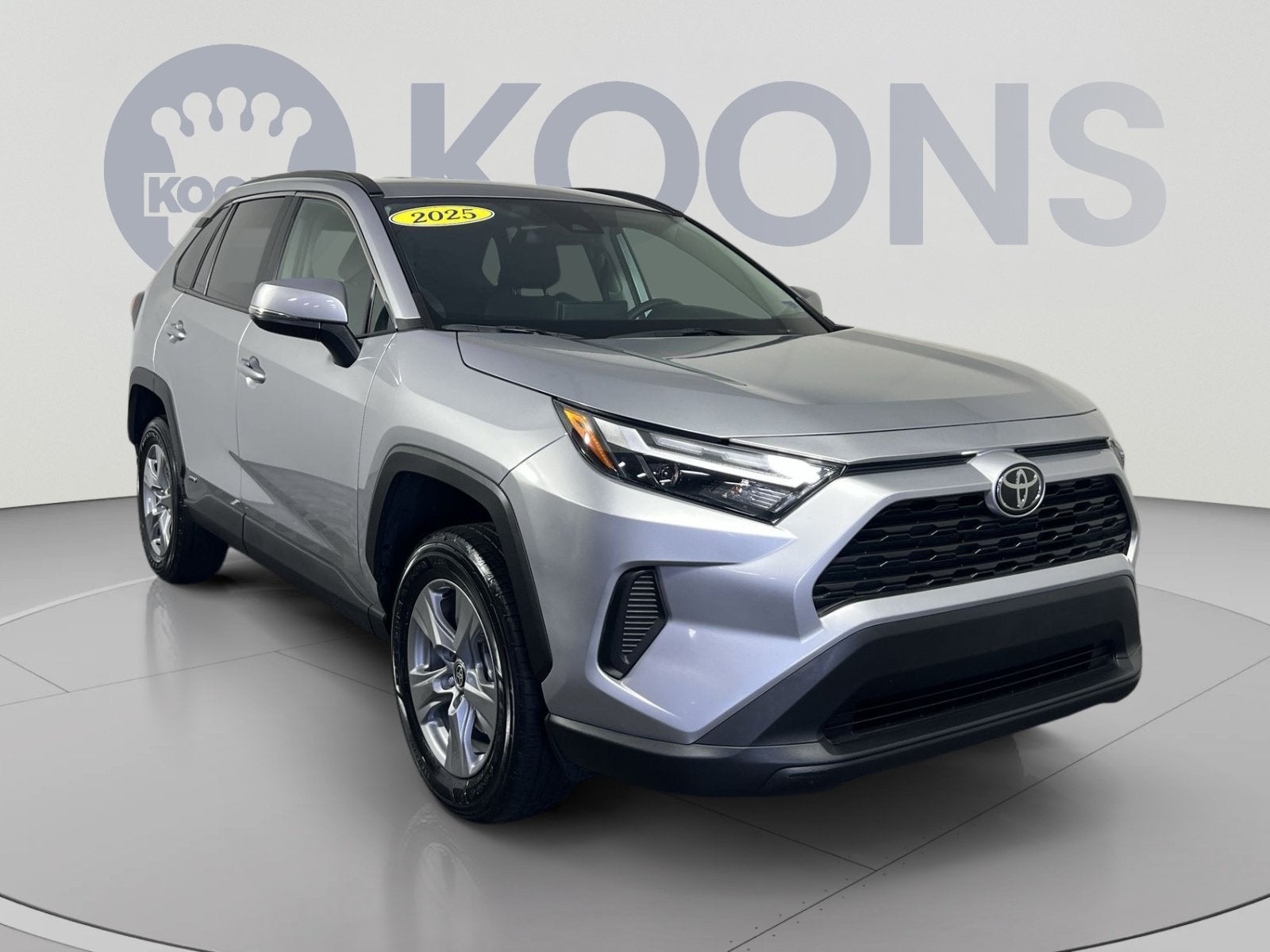 2025 Toyota RAV4 Hybrid XLE
