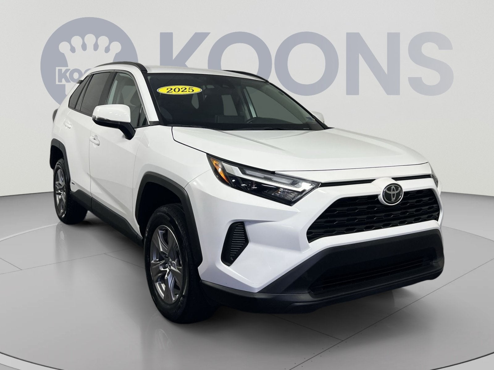 2025 Toyota RAV4 Hybrid XLE