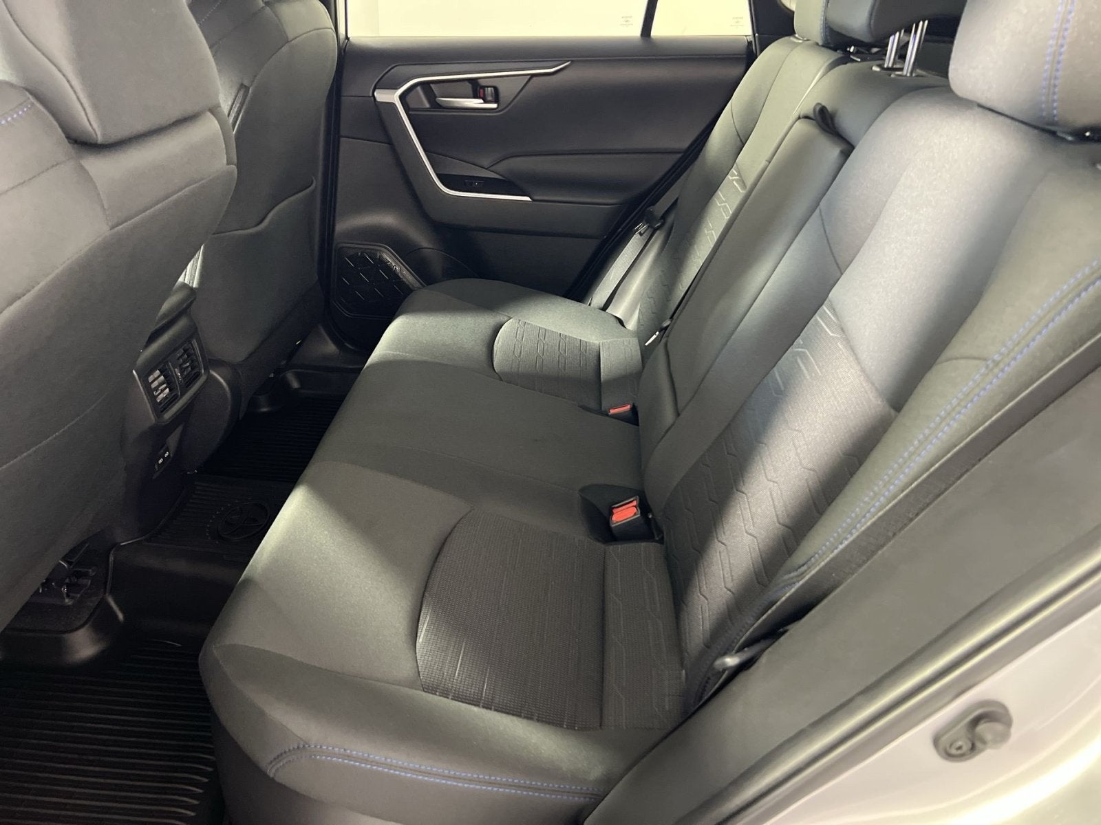 2023 Toyota RAV4 SE - Photo 26