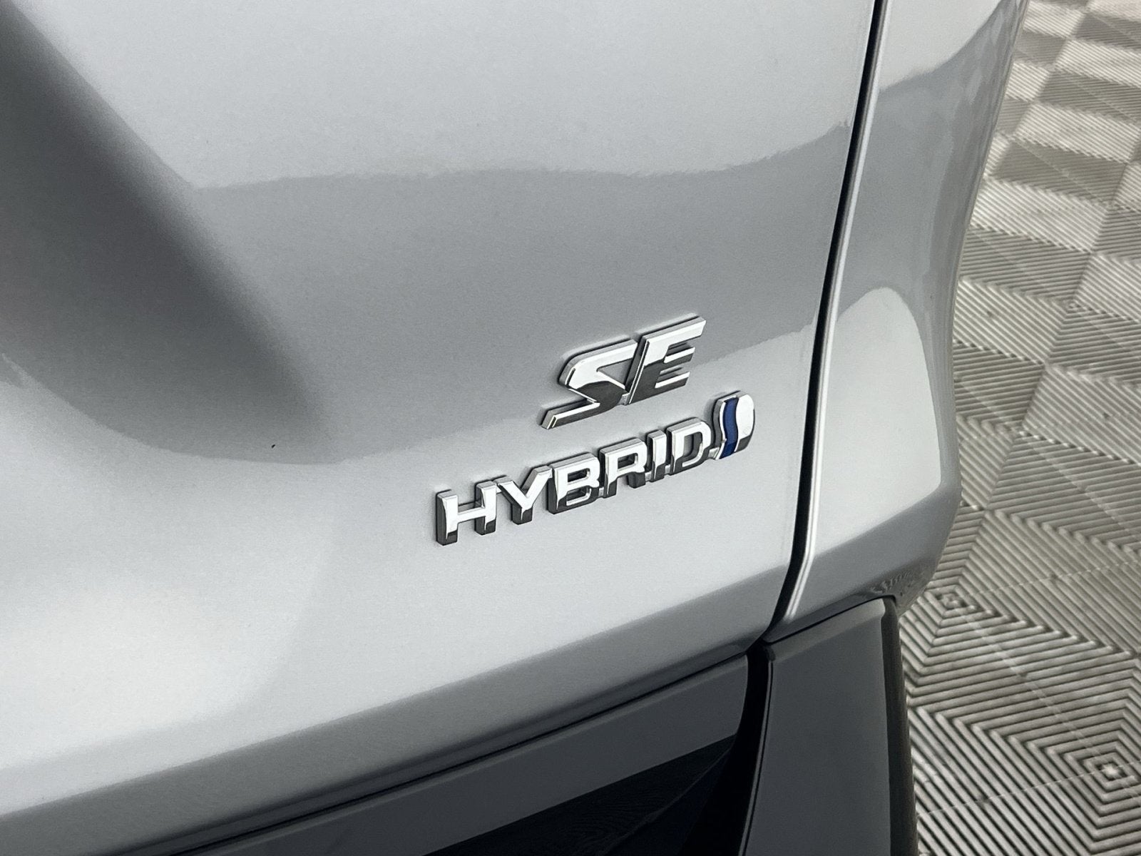 2023 Toyota RAV4 SE - Photo 28