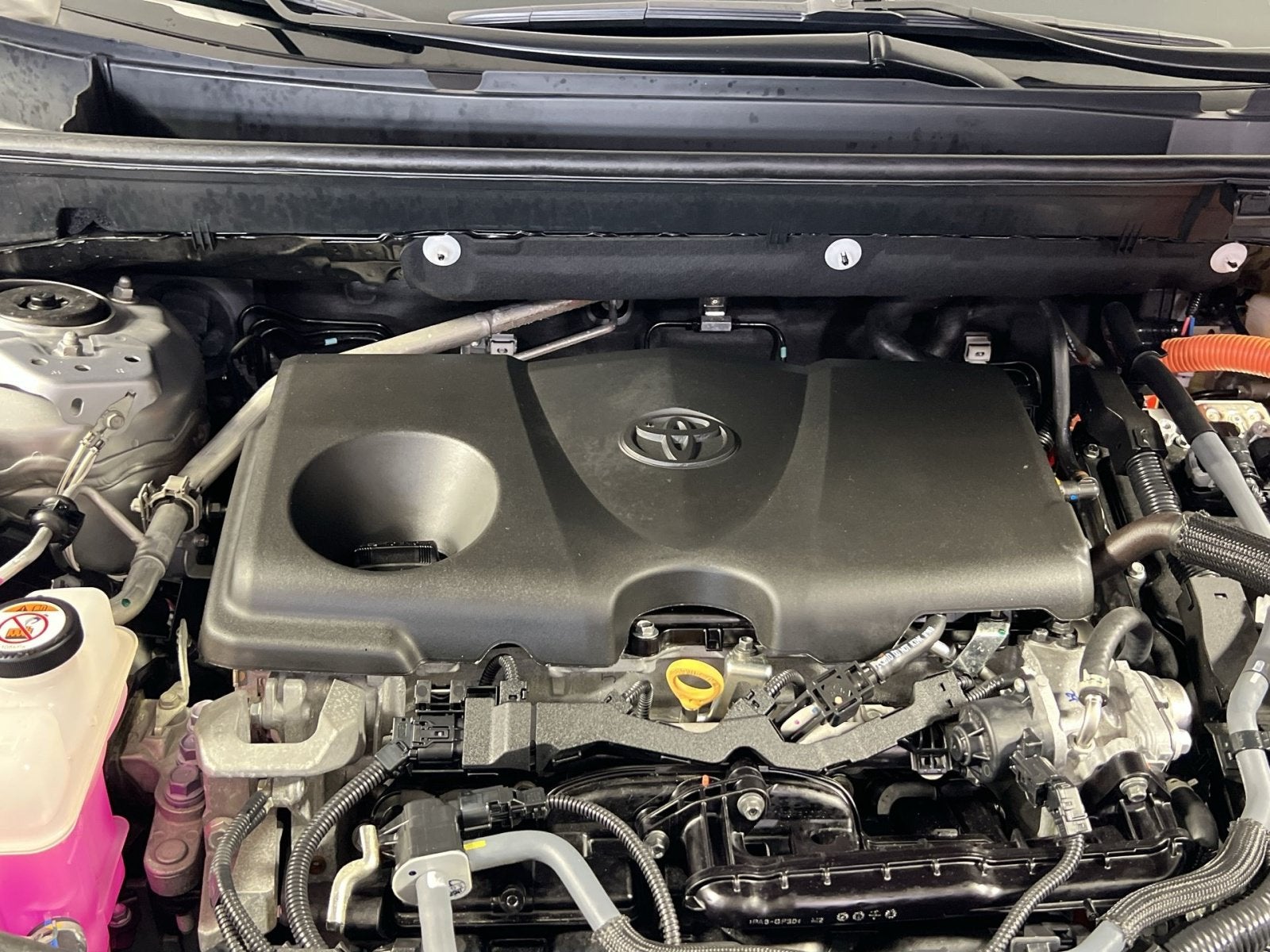 2023 Toyota RAV4 SE - Photo 30