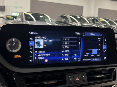 2022 Lexus ES 300h Luxury
