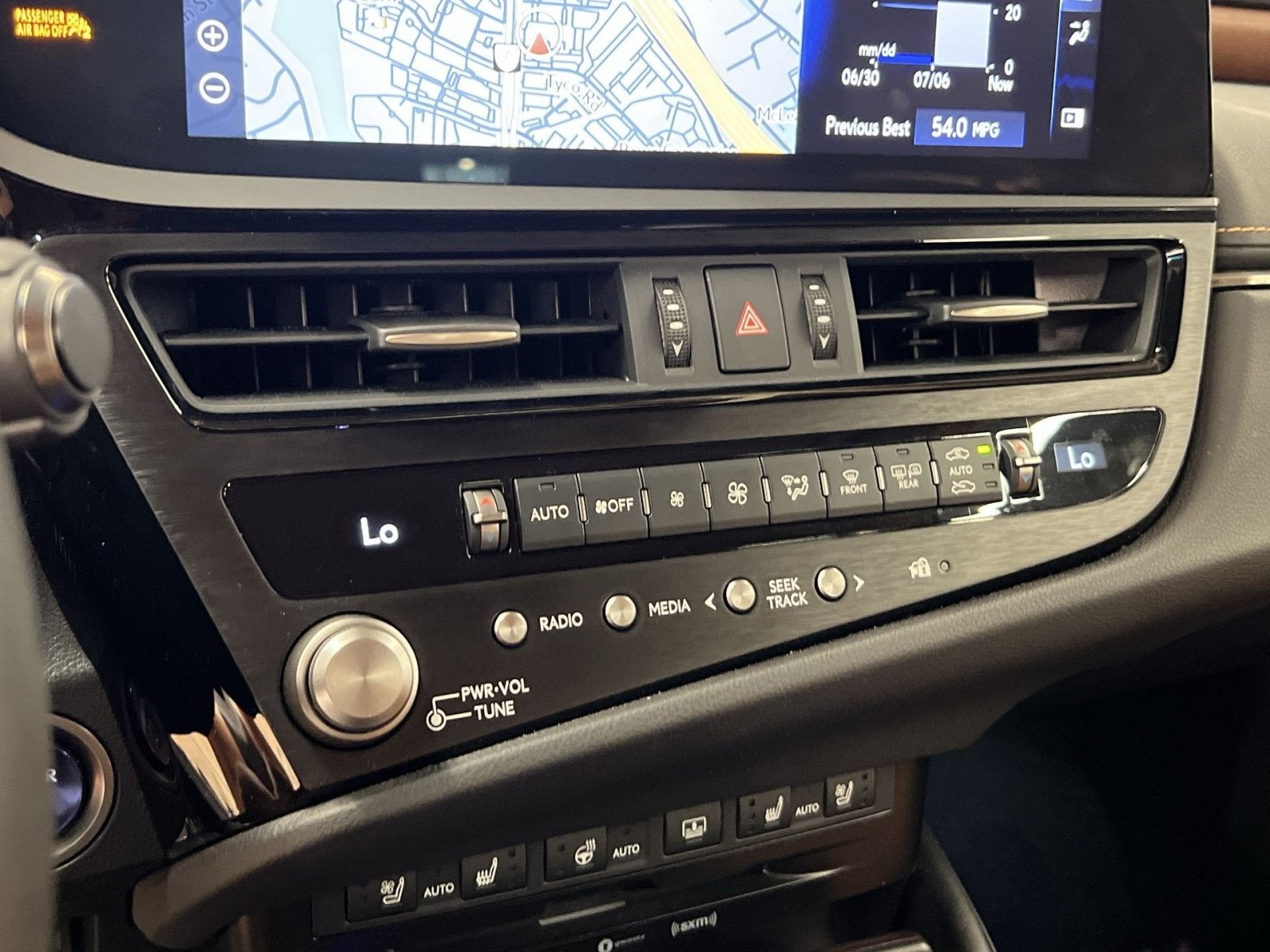 2022 Lexus ES 300h Luxury