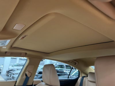 2022 Lexus ES 300h Luxury