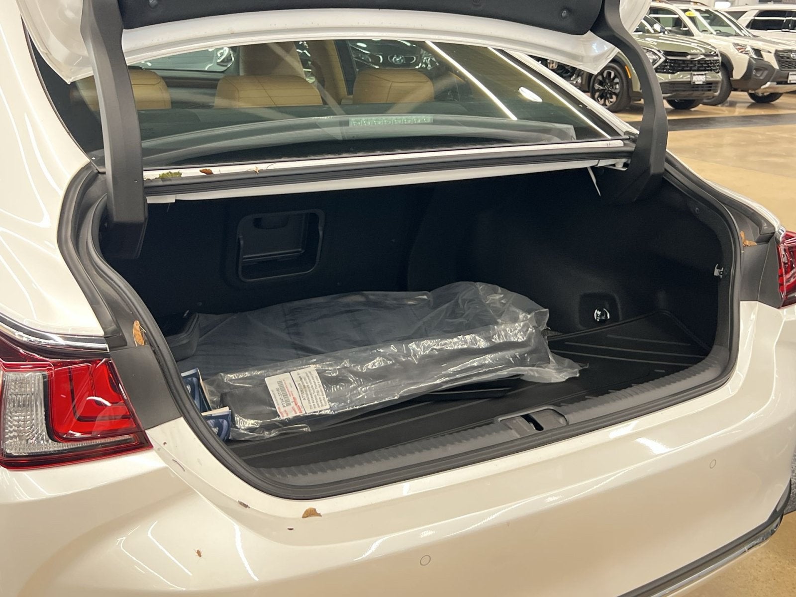 2022 Lexus ES 300h Luxury