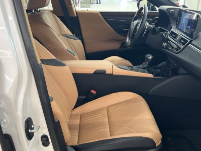 2022 Lexus ES 300h Luxury