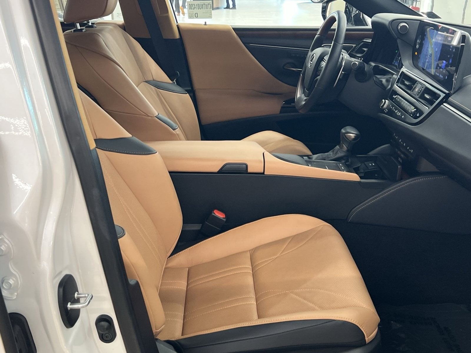2022 Lexus ES 300h Luxury