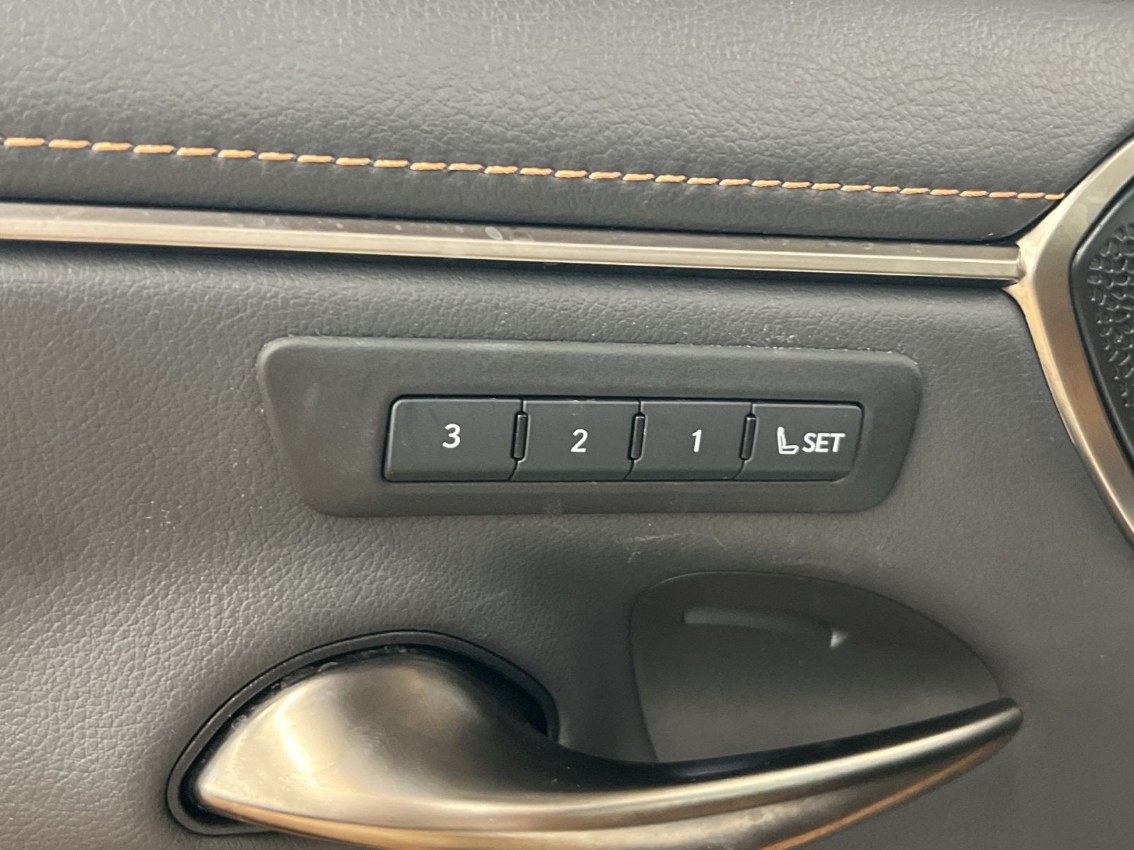 2022 Lexus ES 300h Luxury