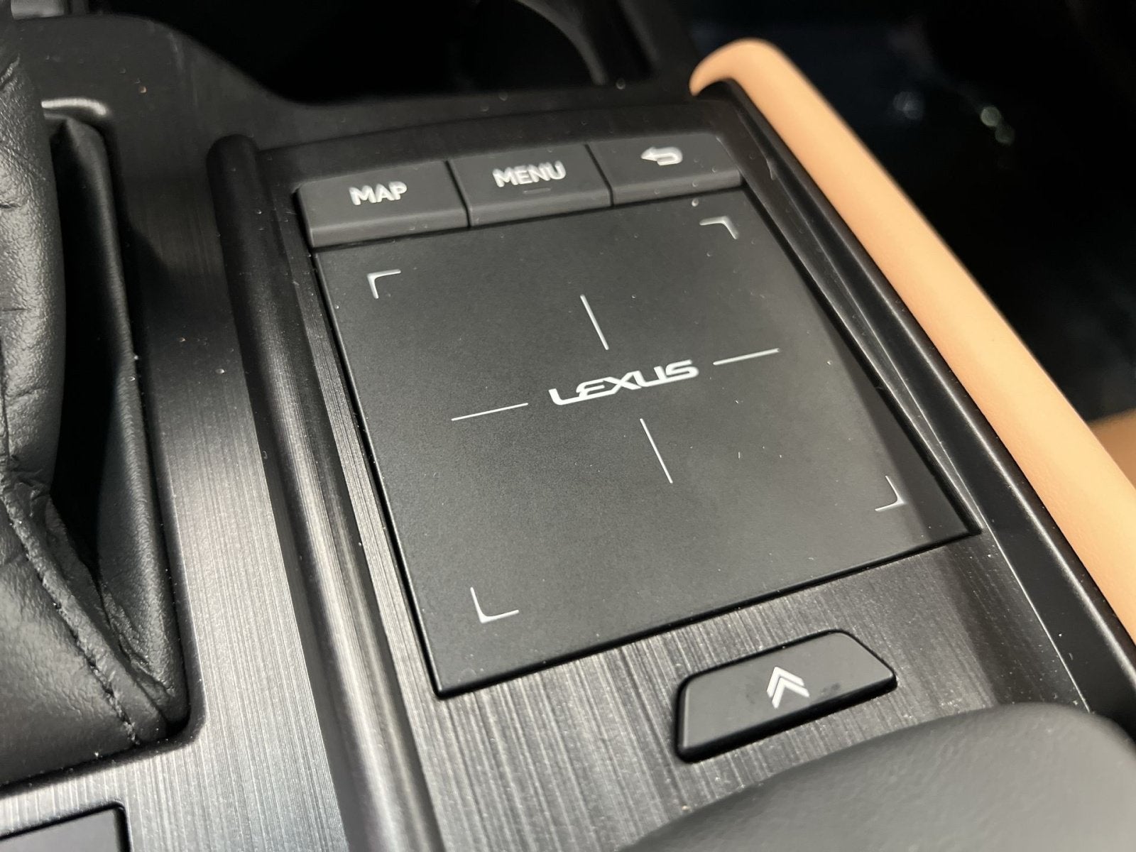 2022 Lexus ES 300h Luxury