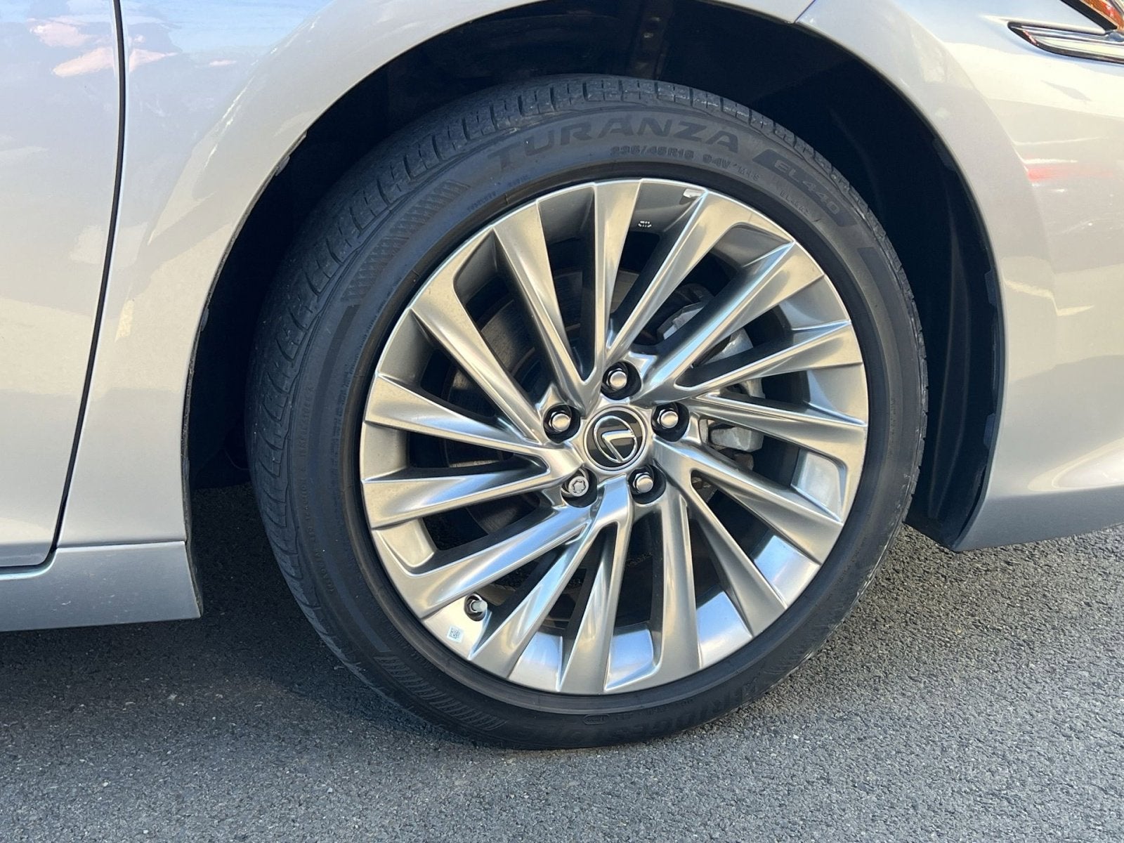 2022 Lexus ES 300h Luxury