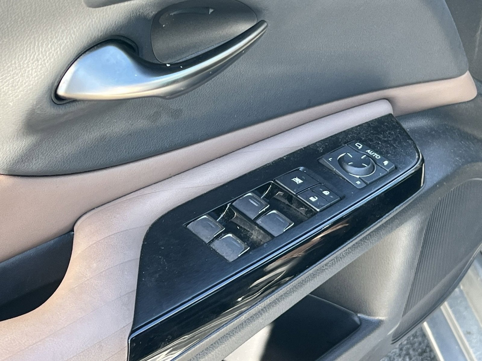 2022 Lexus ES 300h Luxury