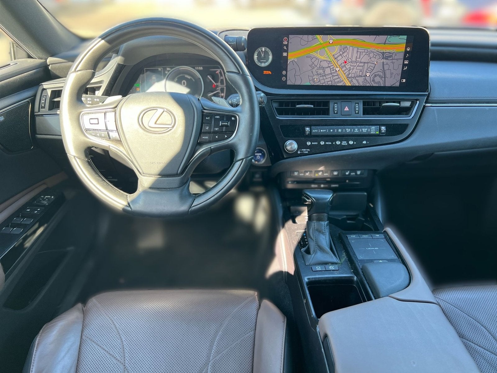 2022 Lexus ES 300h Luxury