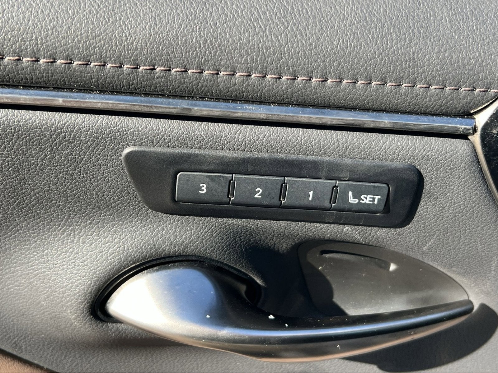 2022 Lexus ES 300h Luxury