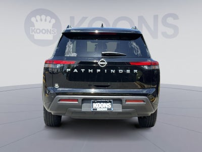 2025 Nissan Pathfinder SV
