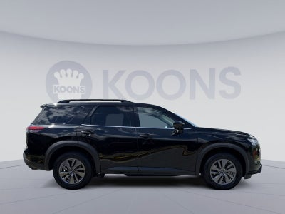 2025 Nissan Pathfinder SV