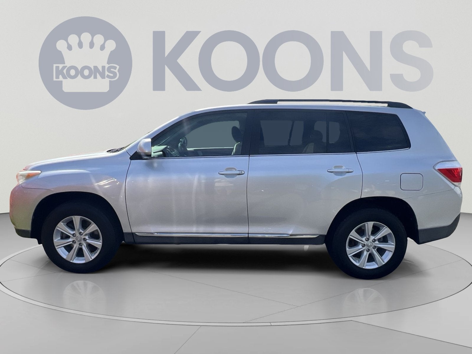 Used 2011 Toyota Highlander Base with VIN 5TDBK3EH9BS047370 for sale in Vienna, VA