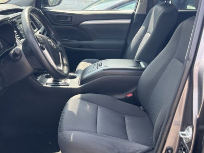 2016 Toyota Highlander LE