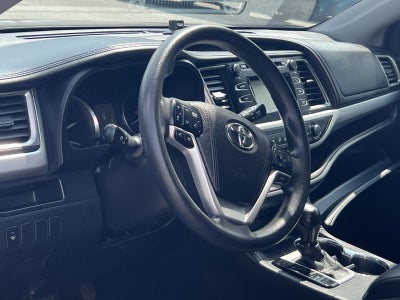 2016 Toyota Highlander LE