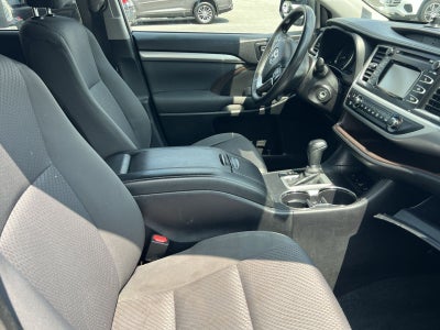 2016 Toyota Highlander LE