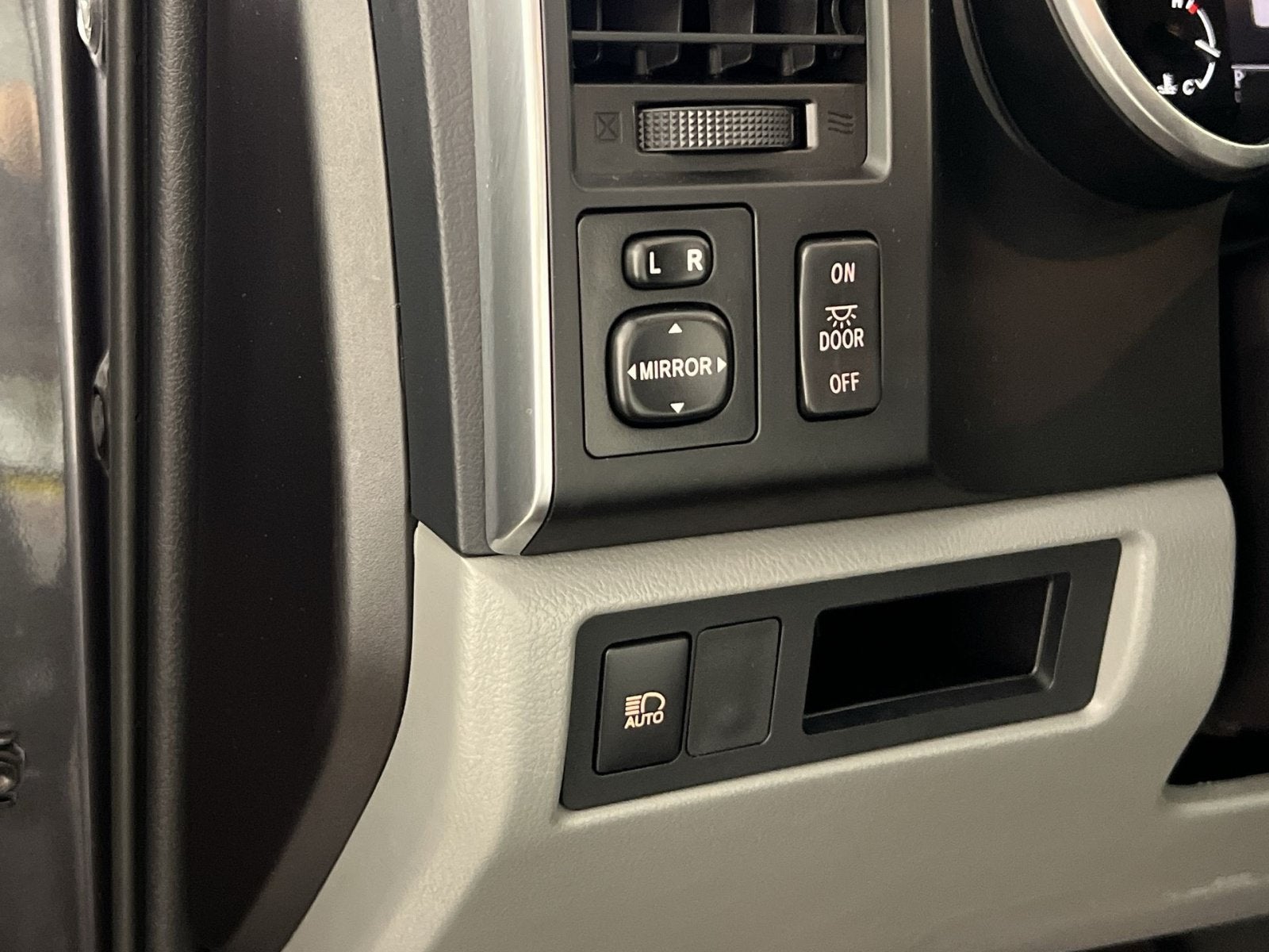 2019 Toyota Sequoia SR5