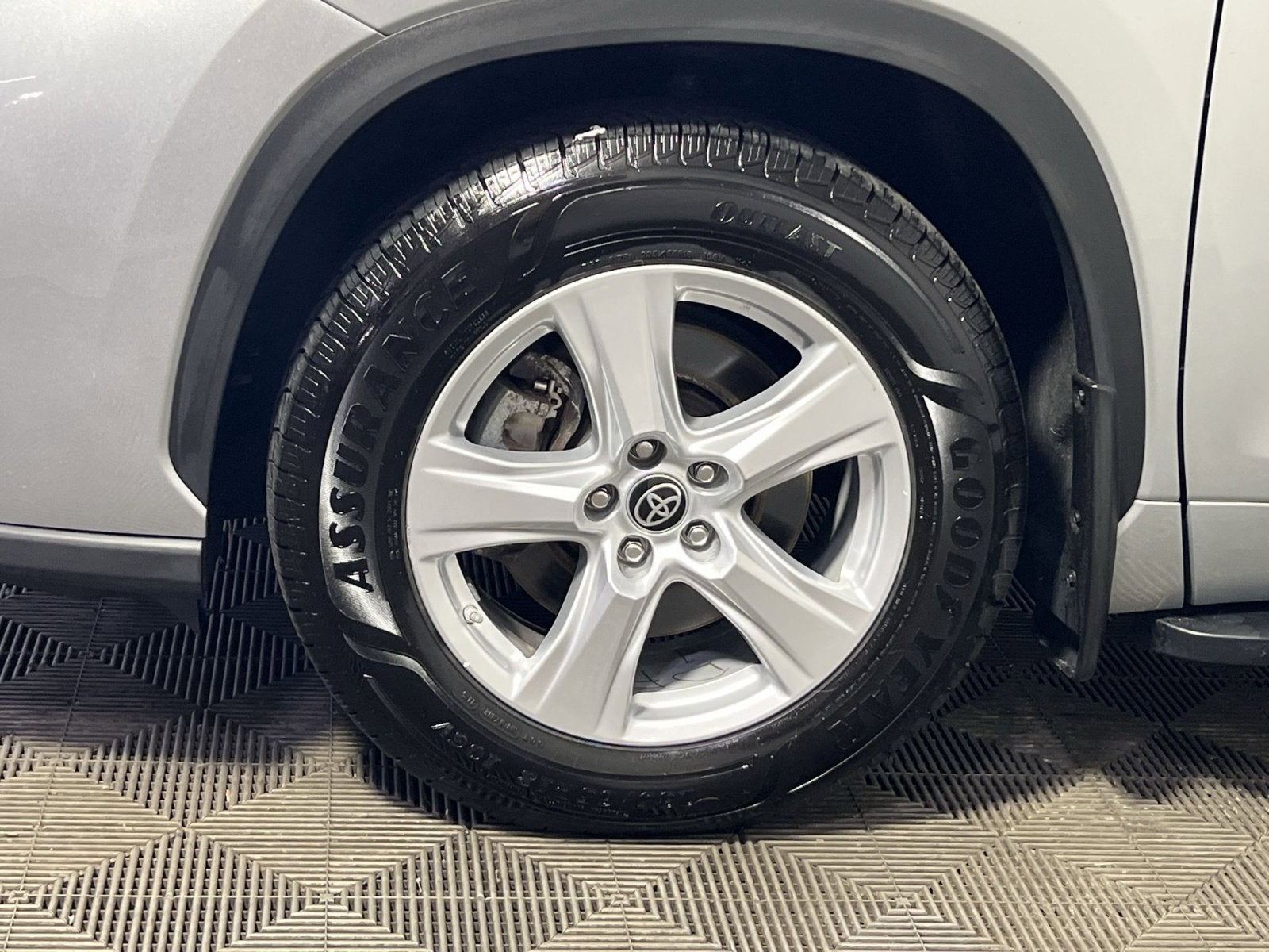 2022 Toyota Highlander LE