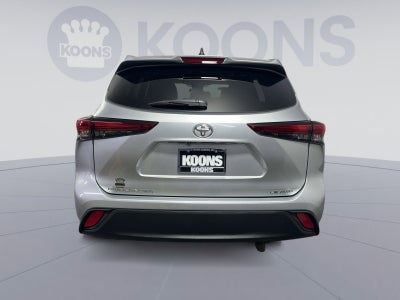 2022 Toyota Highlander LE