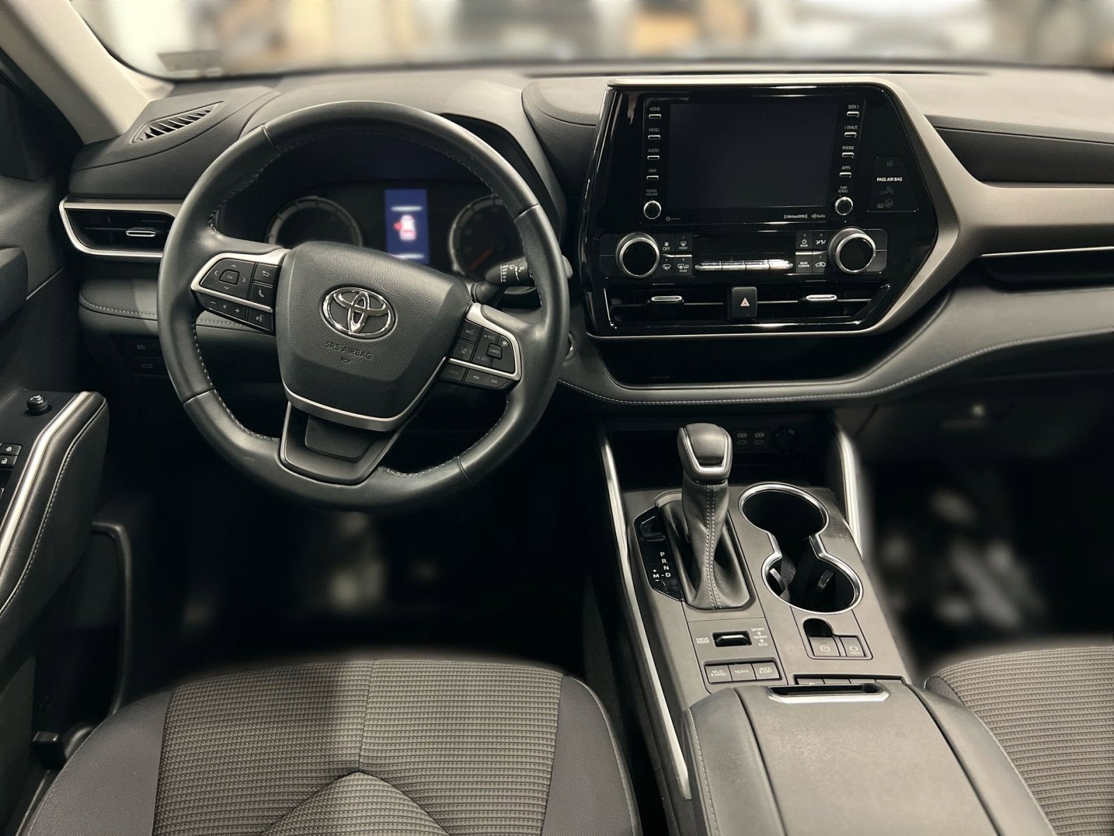 2022 Toyota Highlander LE
