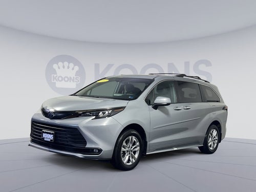 2023 Toyota Sienna Woodland Edition