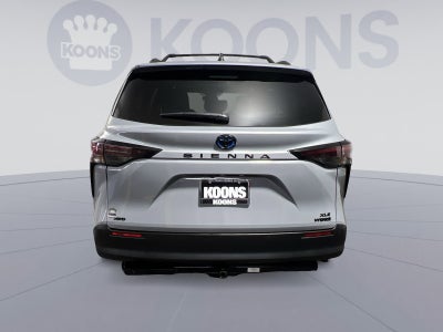 2023 Toyota Sienna Woodland Edition