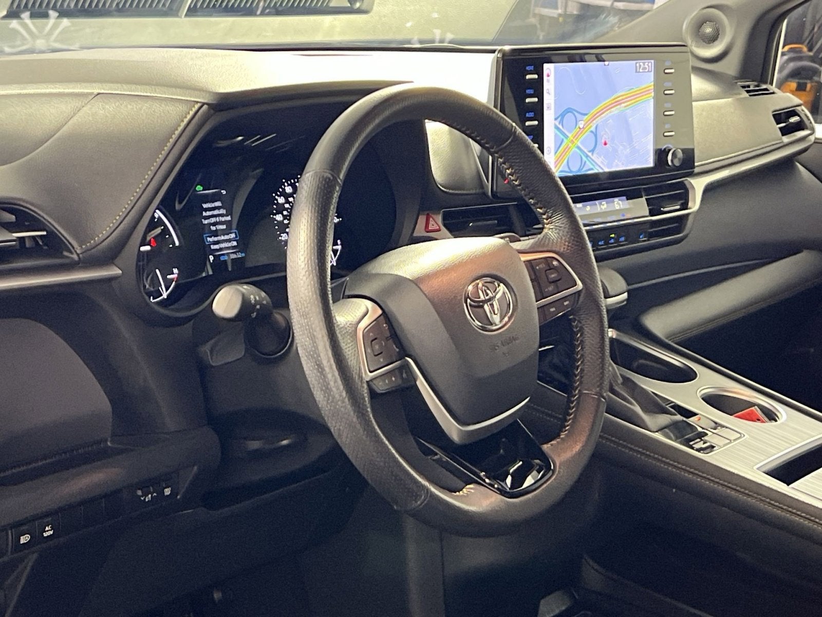 2023 Toyota Sienna Woodland Edition
