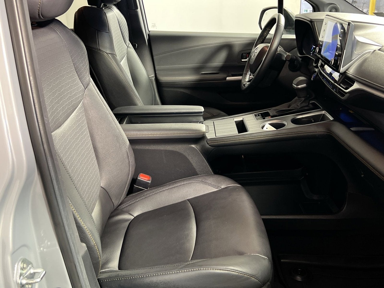 2023 Toyota Sienna Woodland Edition