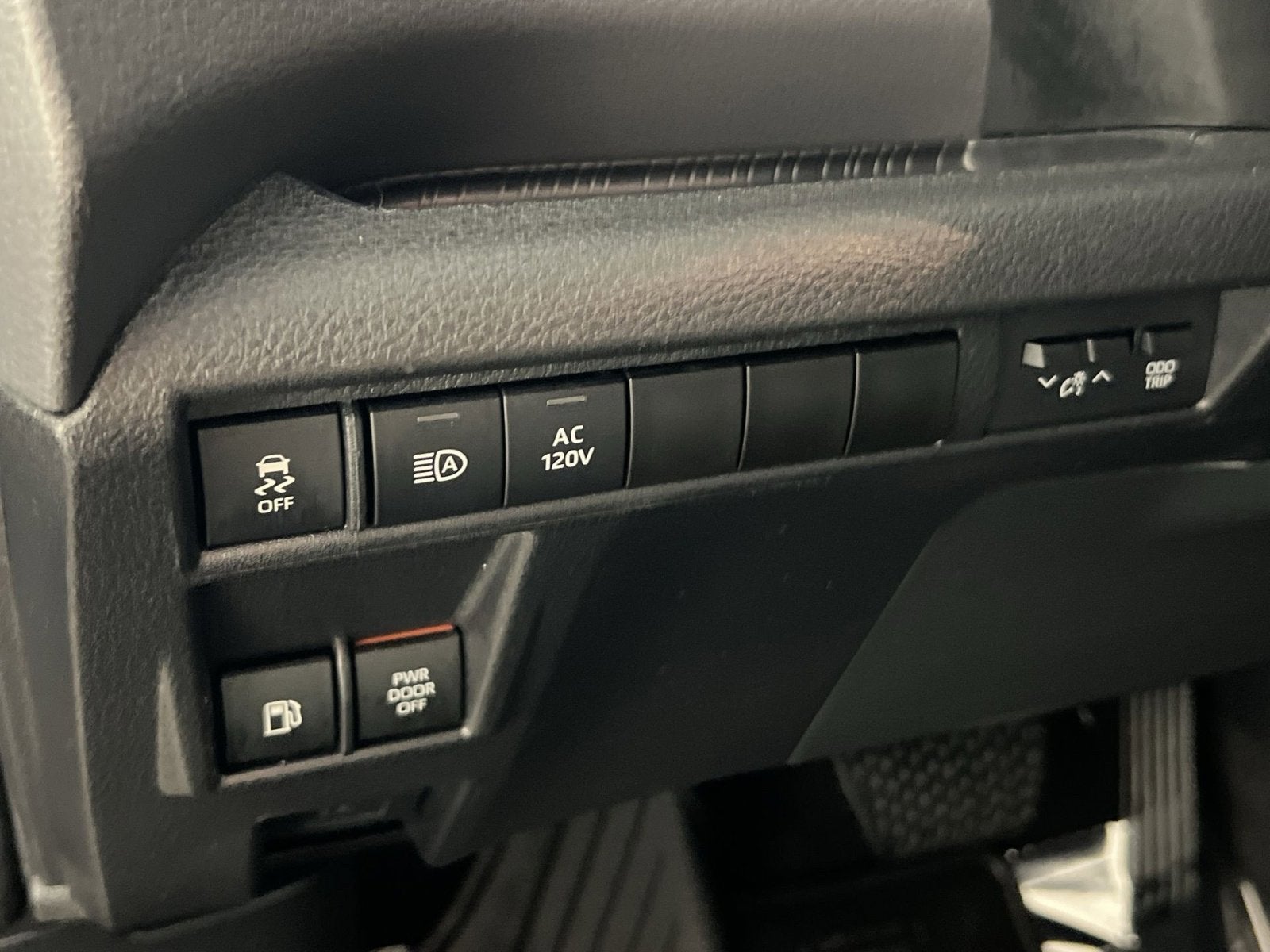 2023 Toyota Sienna Woodland Edition