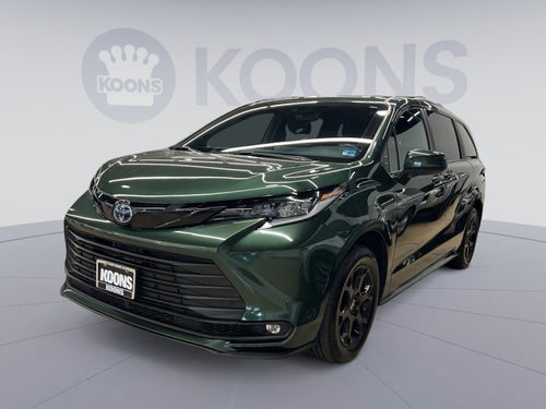 2025 Toyota Sienna Woodland Edition