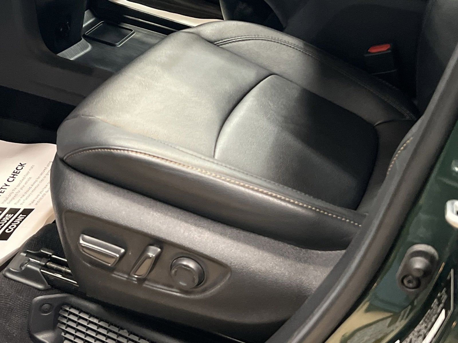 2025 Toyota Sienna Woodland Edition