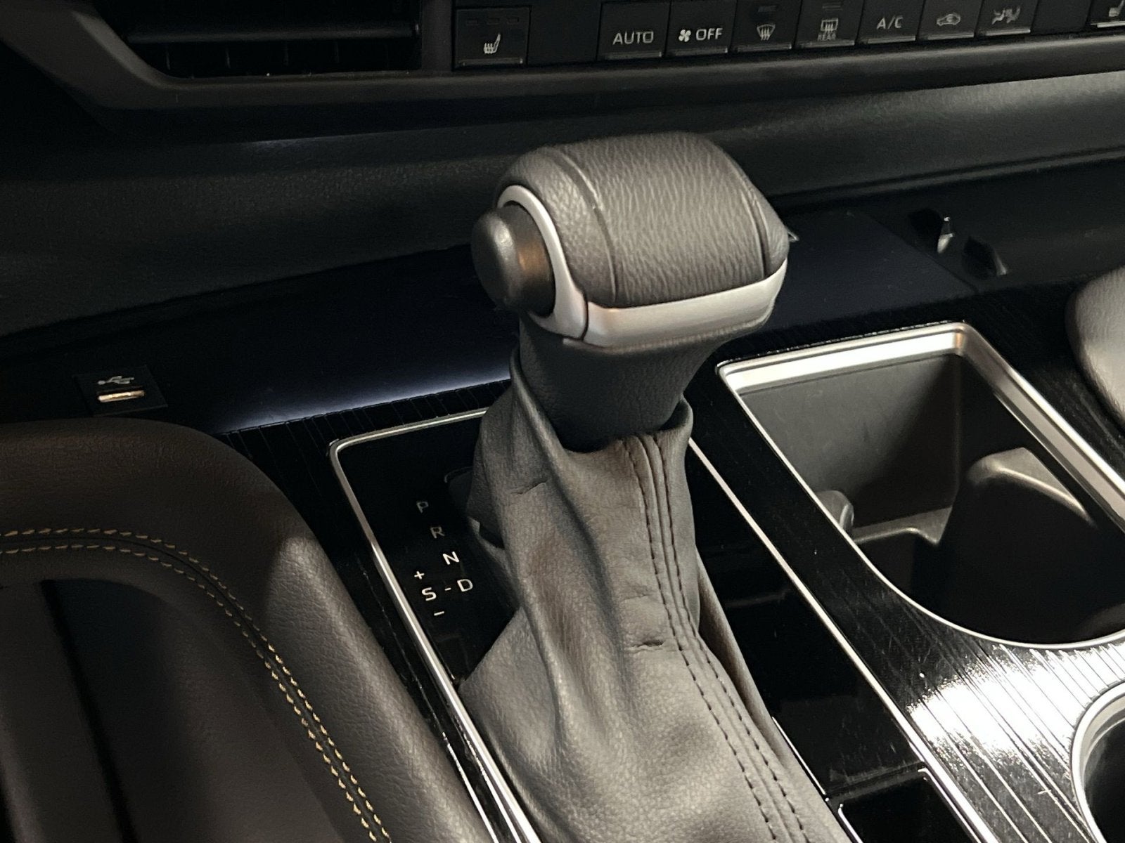 2025 Toyota Sienna Woodland Edition