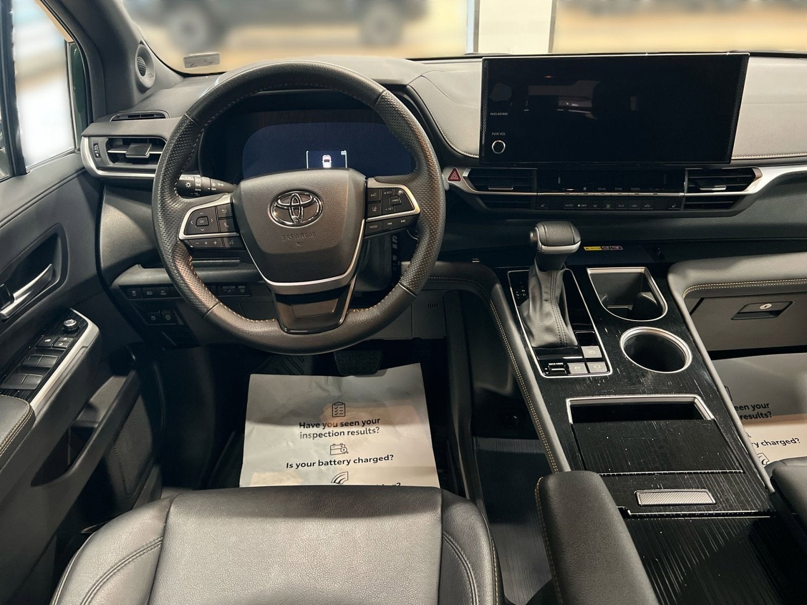2025 Toyota Sienna Woodland Edition