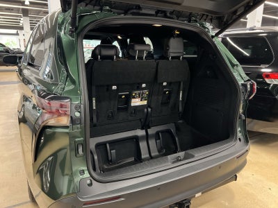 2025 Toyota Sienna Woodland Edition