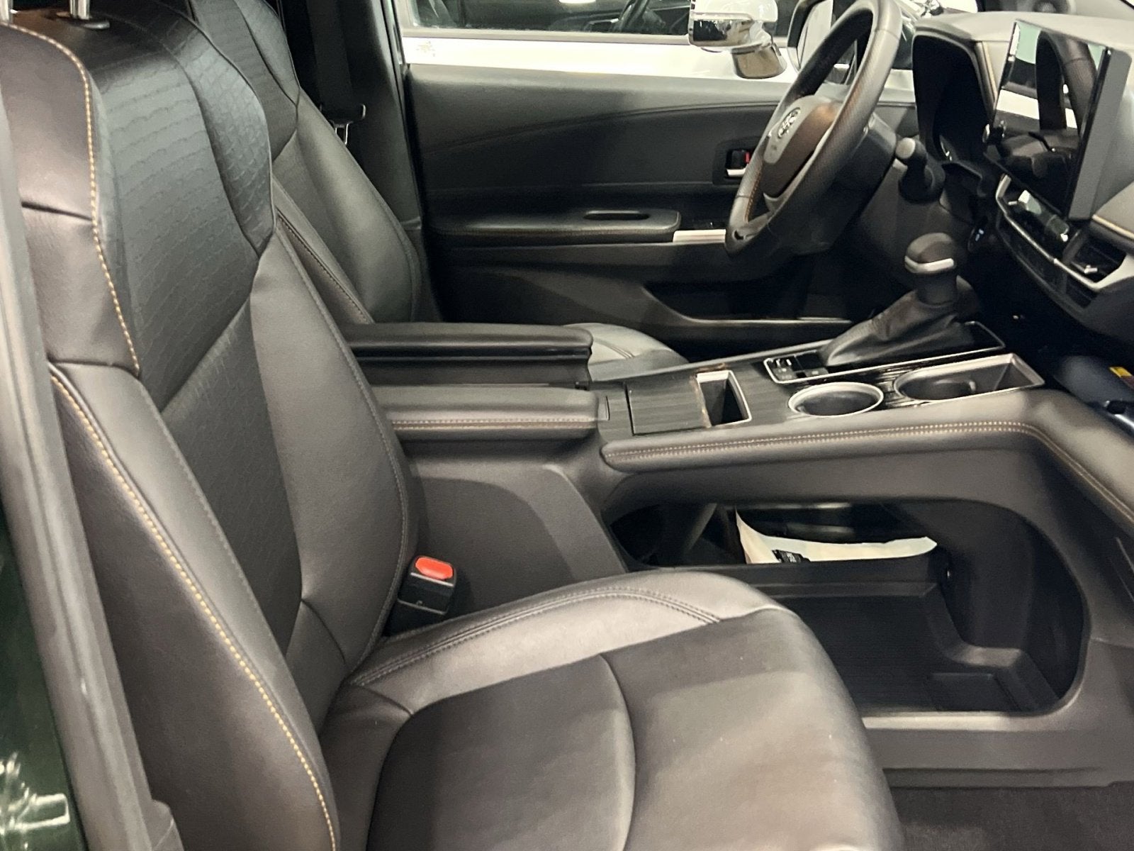 2025 Toyota Sienna Woodland Edition