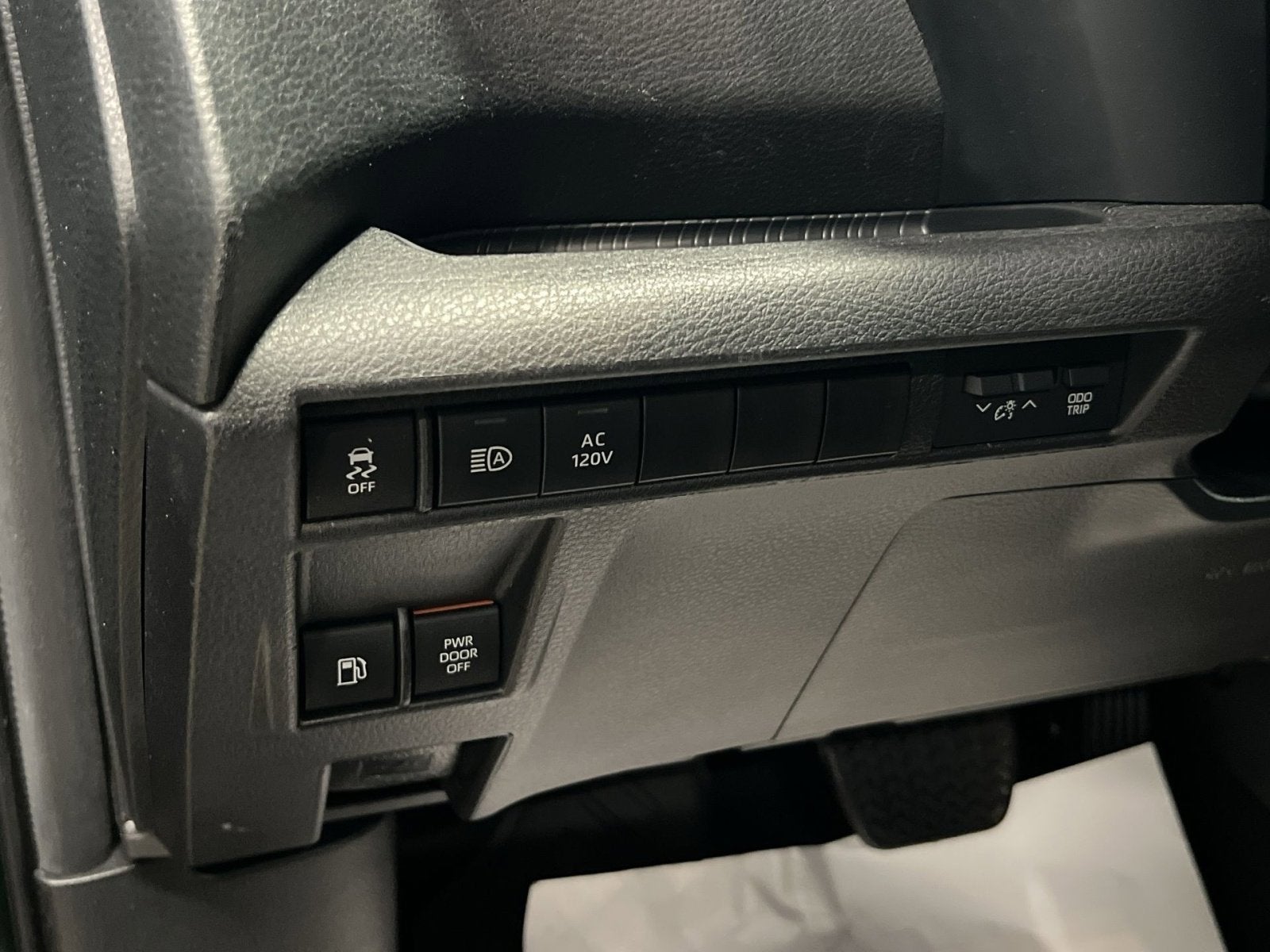 2025 Toyota Sienna Woodland Edition