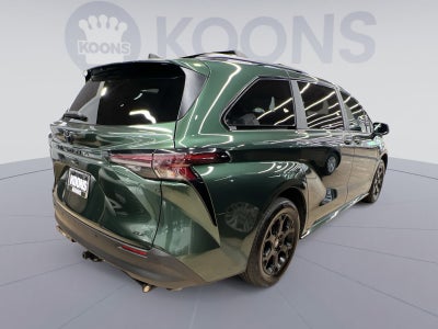 2025 Toyota Sienna Woodland Edition