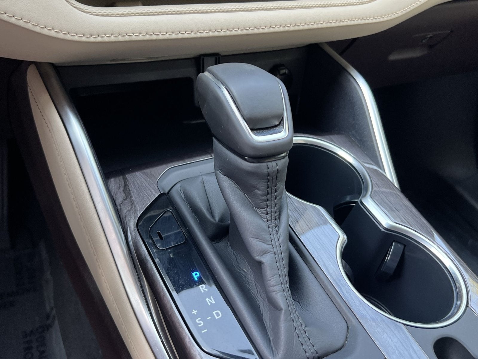 2020 Toyota Highlander Hybrid Platinum