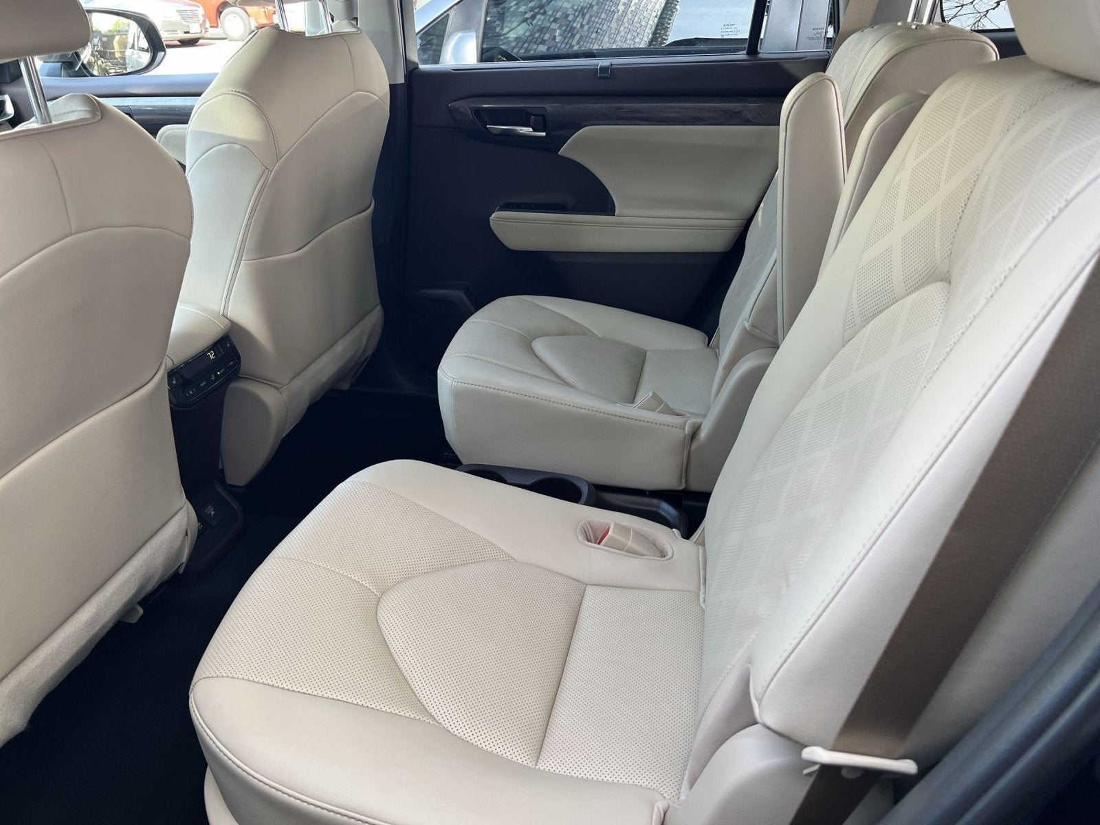 2020 Toyota Highlander Hybrid Platinum