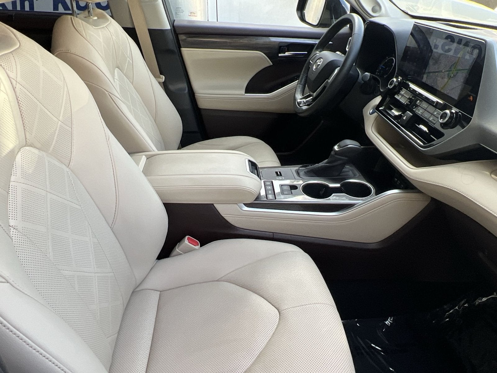 2020 Toyota Highlander Hybrid Platinum