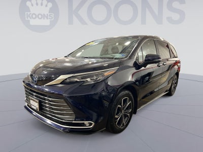 2025 Toyota Sienna Platinum