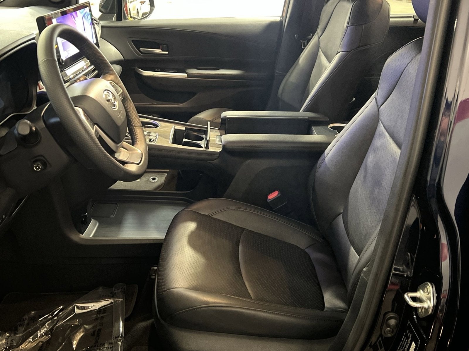 2025 Toyota Sienna Platinum