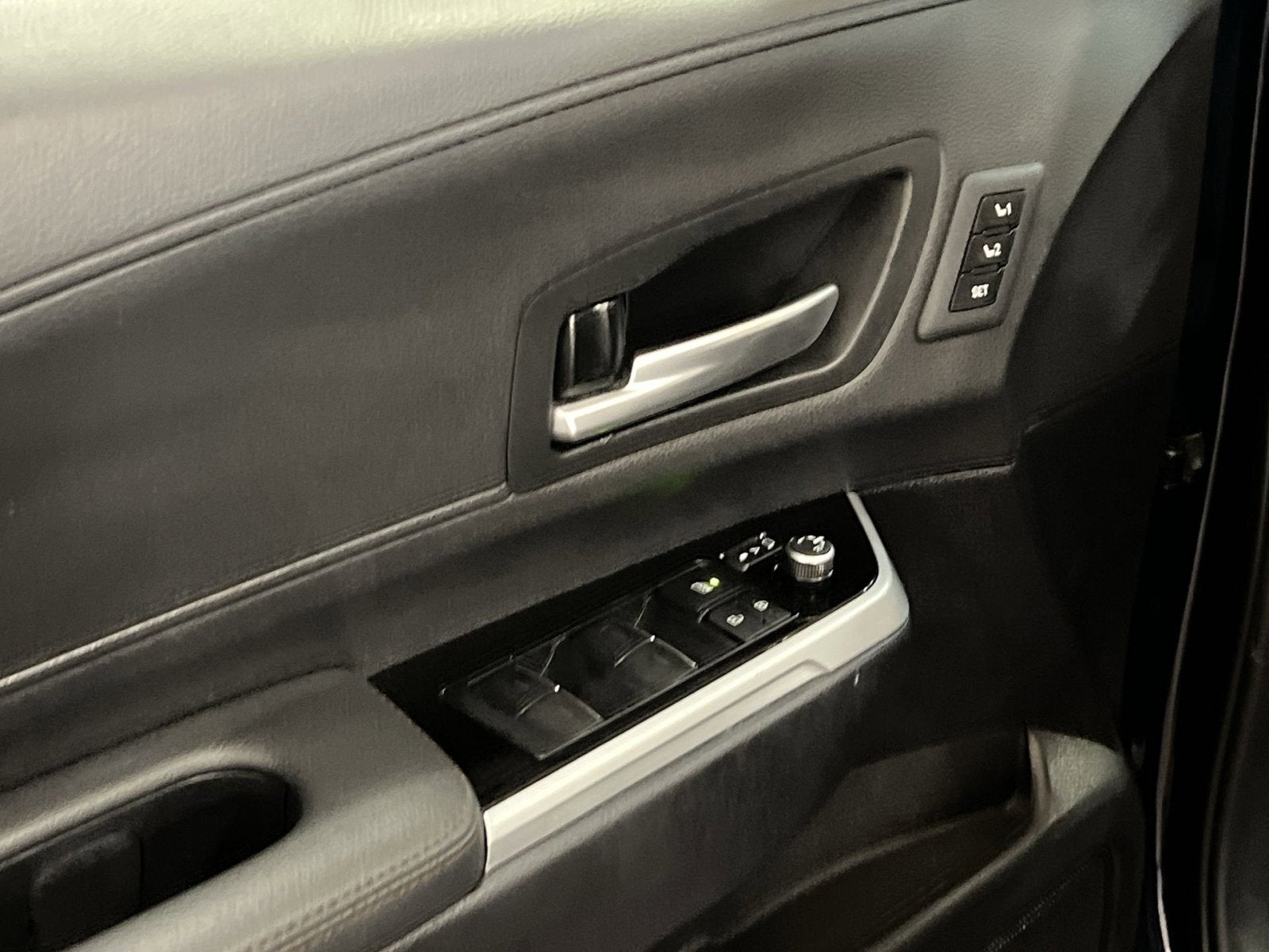 2025 Toyota Sienna Platinum